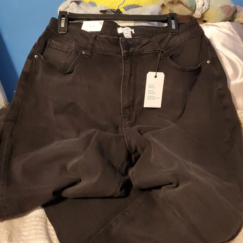 5 for $25 | NWT Forever 21 + Plus High Waisted Tapered Leg Denim Mom Jeans - Picture 11 of 12